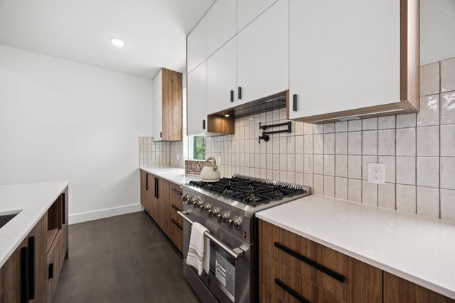 98 Camden Hills Dr Drive, Montgomery, TX 77356