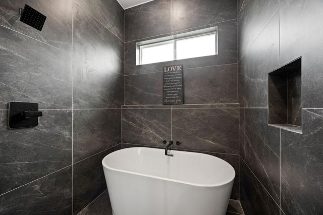 98 Camden Hills Dr Drive, Montgomery, TX 77356