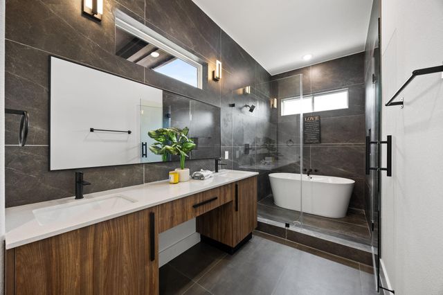 98 Camden Hills Dr Drive, Montgomery, TX 77356