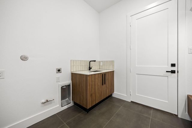 98 Camden Hills Dr Drive, Montgomery, TX 77356