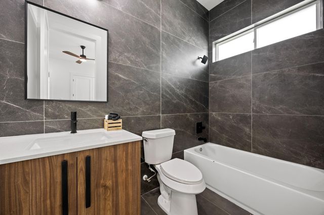 98 Camden Hills Dr Drive, Montgomery, TX 77356