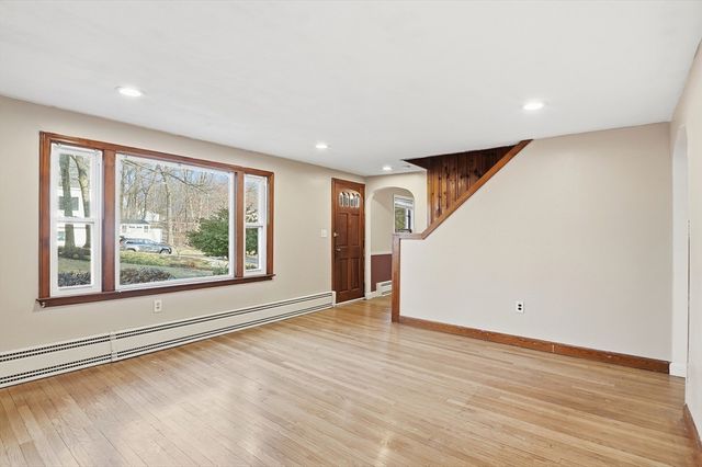 16 Liberty Drive, Shrewsbury, MA 01545