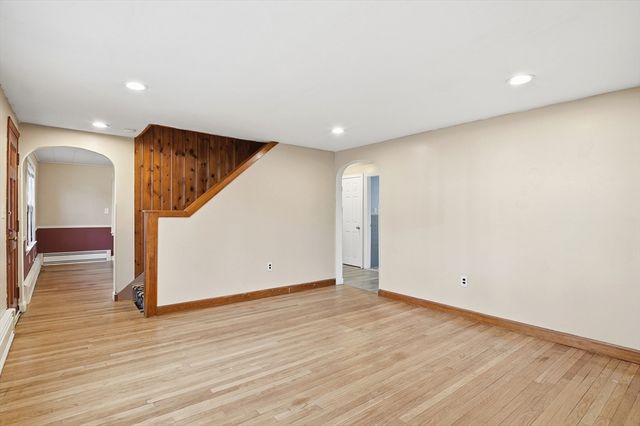 16 Liberty Drive, Shrewsbury, MA 01545