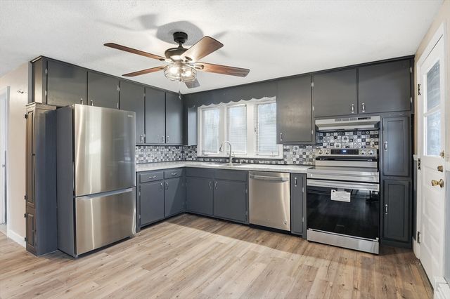 16 Liberty Drive, Shrewsbury, MA 01545