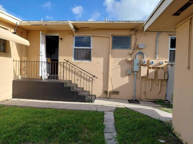5749-5753 Grant Street, Hollywood, FL 33021