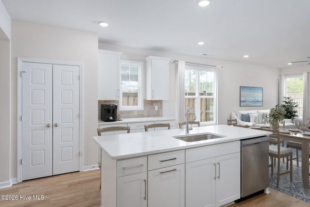 1033 Pine Ridge Court, Castle Hayne, NC 28429