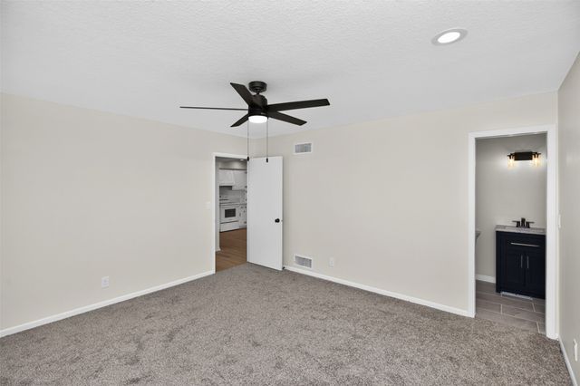 2210 NW 5th Street, Ankeny, IA 50023