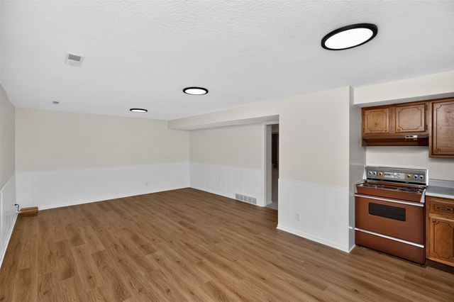 2210 NW 5th Street, Ankeny, IA 50023