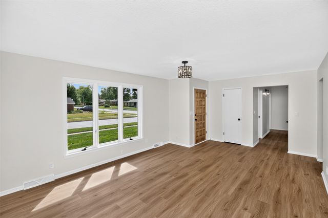 2210 NW 5th Street, Ankeny, IA 50023