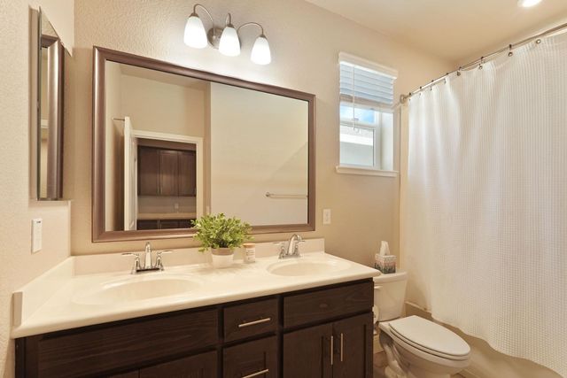 2912 Zinnia Way, Lodi, CA 95242