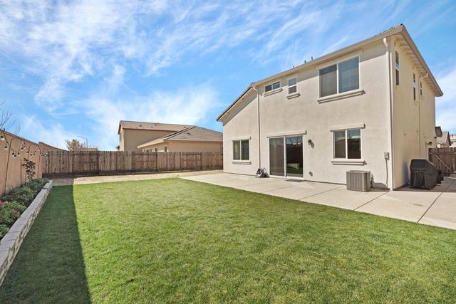 2912 Zinnia Way, Lodi, CA 95242