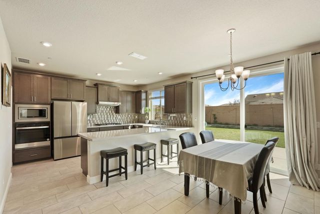 2912 Zinnia Way, Lodi, CA 95242