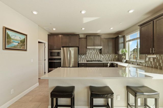 2912 Zinnia Way, Lodi, CA 95242