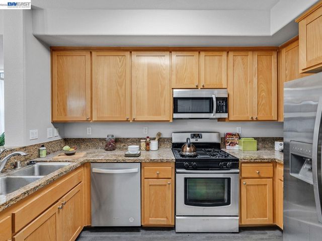 6067 Old Quarry Loop, Oakland, CA 94605