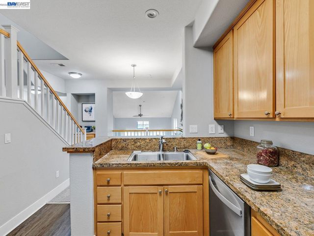 6067 Old Quarry Loop, Oakland, CA 94605