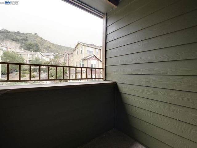 6067 Old Quarry Loop, Oakland, CA 94605