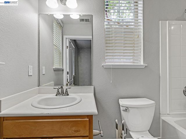 6067 Old Quarry Loop, Oakland, CA 94605