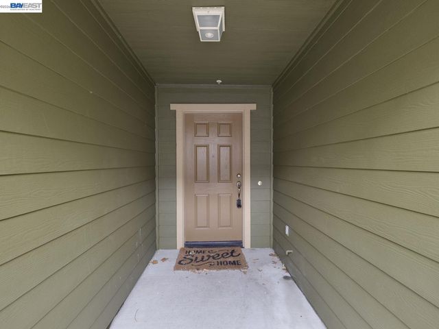 6067 Old Quarry Loop, Oakland, CA 94605