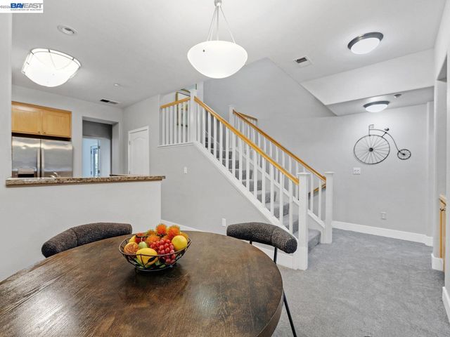 6067 Old Quarry Loop, Oakland, CA 94605