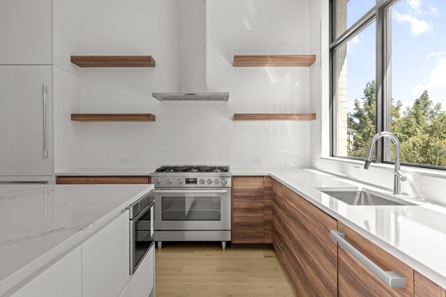 610 N Oak Cliff Boulevard 304, Dallas, TX 75208