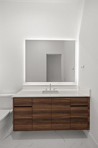 610 N Oak Cliff Boulevard 304, Dallas, TX 75208