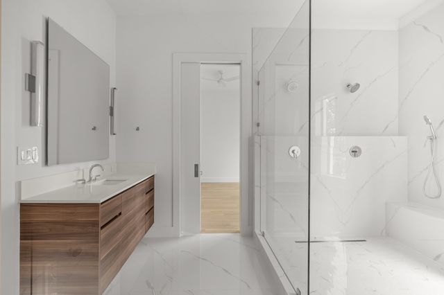 610 N Oak Cliff Boulevard 304, Dallas, TX 75208