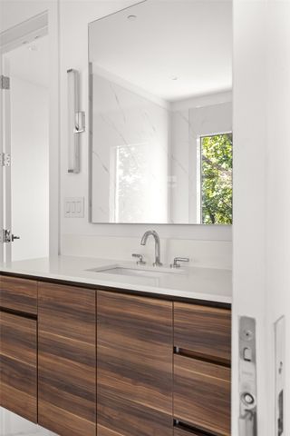 610 N Oak Cliff Boulevard 304, Dallas, TX 75208