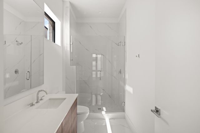 610 N Oak Cliff Boulevard 304, Dallas, TX 75208