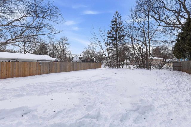 1823 ASHLAND STREET, Oshkosh, WI 54901