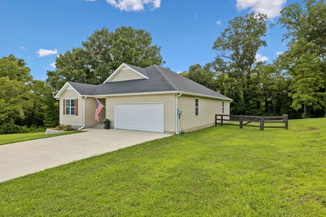 111 Fiddlers Ct, Pulaski, TN 38478