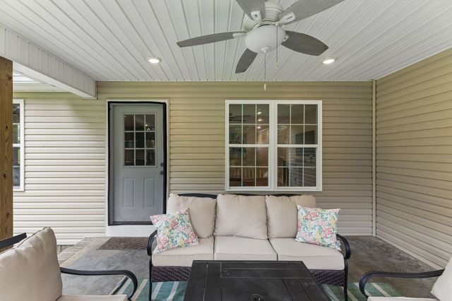 111 Fiddlers Ct, Pulaski, TN 38478