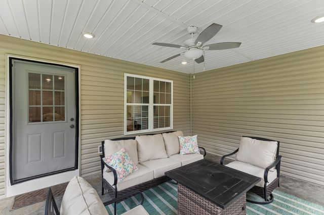 111 Fiddlers Ct, Pulaski, TN 38478