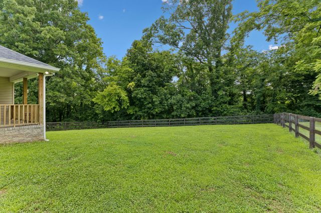 111 Fiddlers Ct, Pulaski, TN 38478