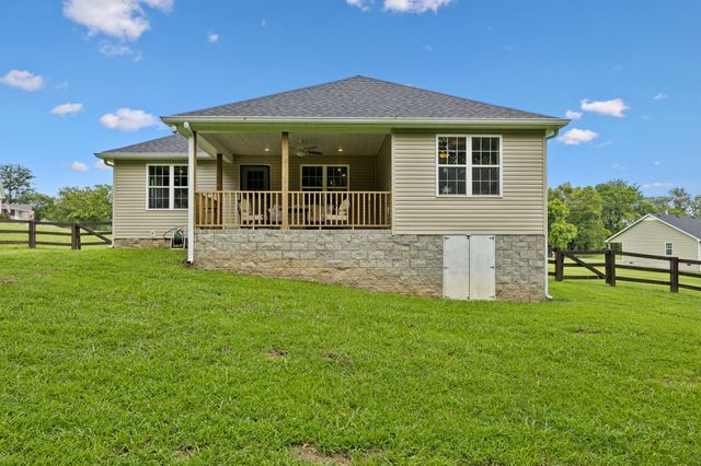 111 Fiddlers Ct, Pulaski, TN 38478