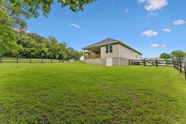 111 Fiddlers Ct, Pulaski, TN 38478