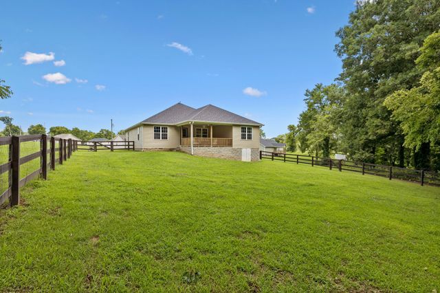 111 Fiddlers Ct, Pulaski, TN 38478