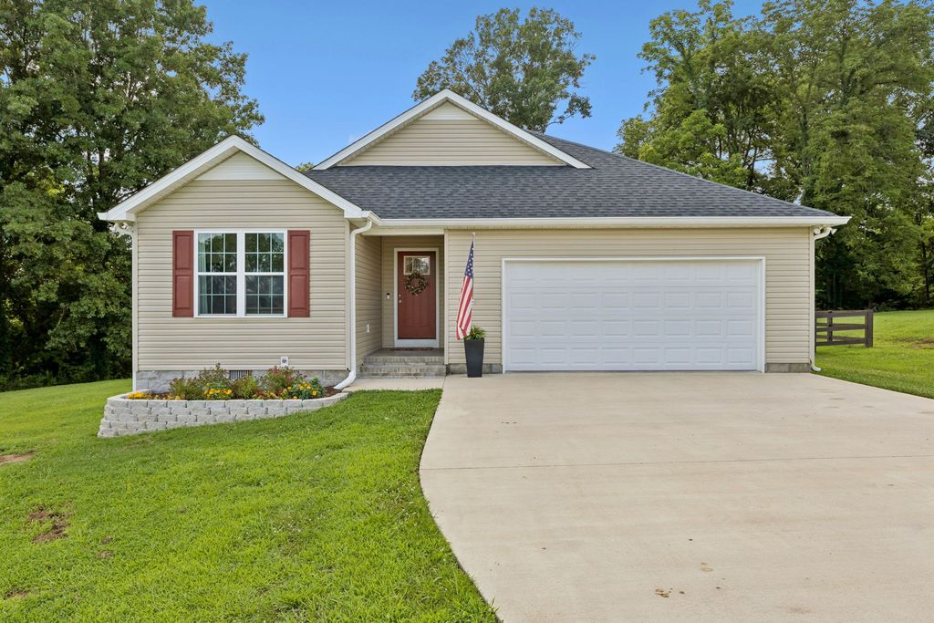 111 Fiddlers Ct, Pulaski, TN 38478