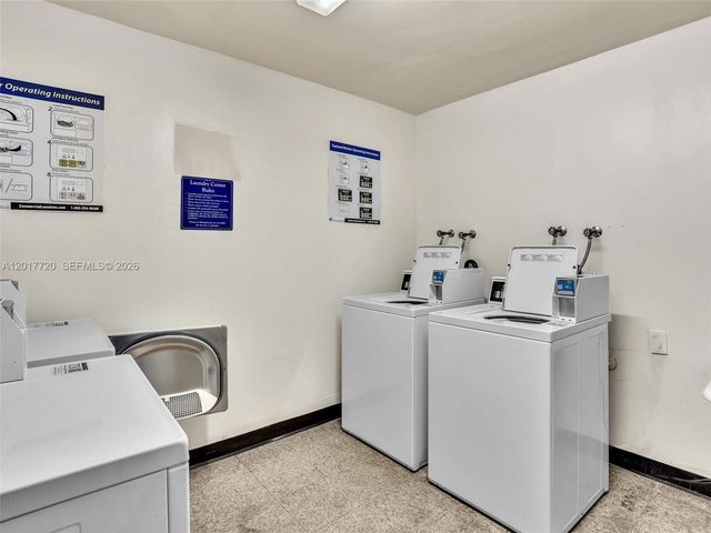 2780 NE 183rd St 302, Aventura, FL 33160