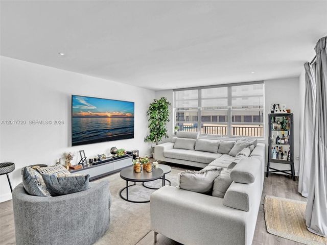 2780 NE 183rd St 302, Aventura, FL 33160