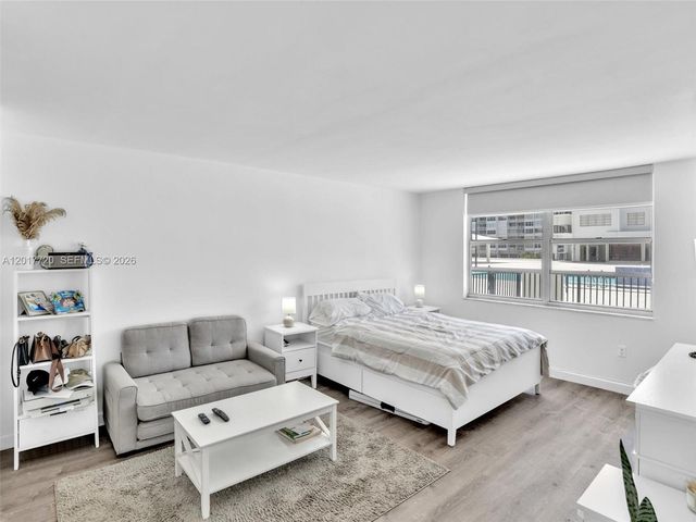 2780 NE 183rd St 302, Aventura, FL 33160