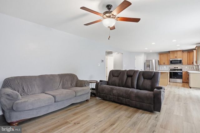 114 BELMONT PL, Falling Waters, WV 25419