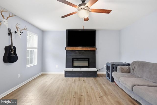 114 BELMONT PL, Falling Waters, WV 25419