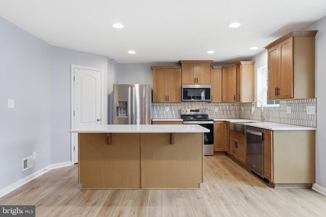 114 BELMONT PL, Falling Waters, WV 25419