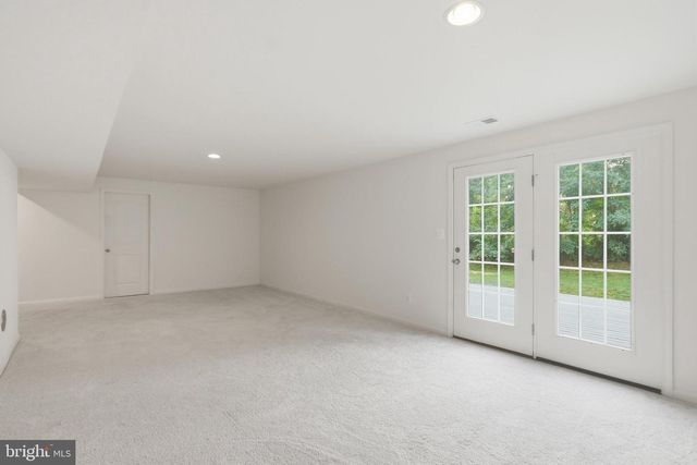114 BELMONT PL, Falling Waters, WV 25419