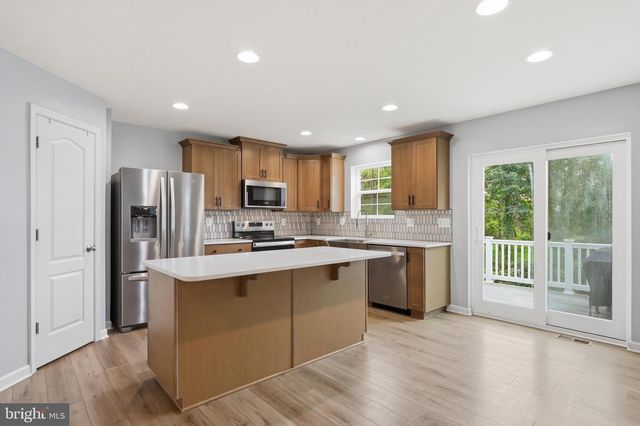 114 BELMONT PL, Falling Waters, WV 25419