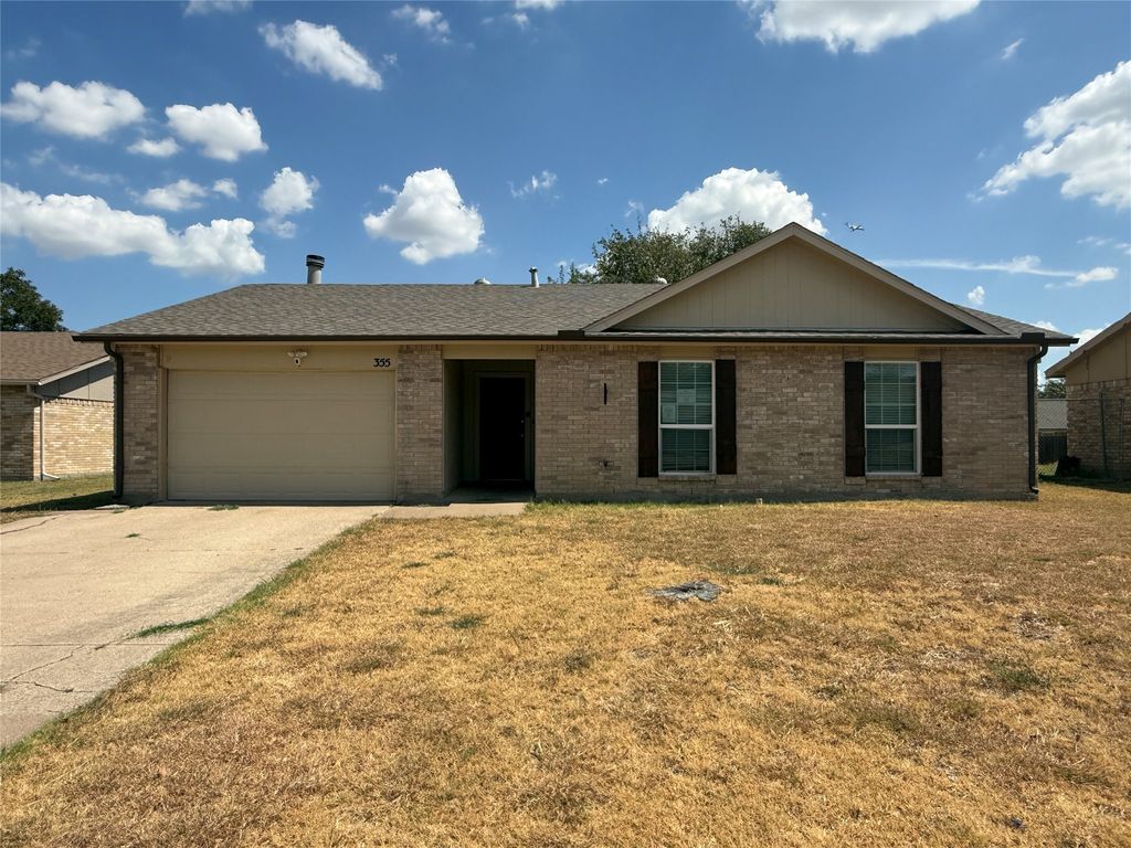 355 Ridgecrest Drive, Saginaw, TX 76179 — exterior