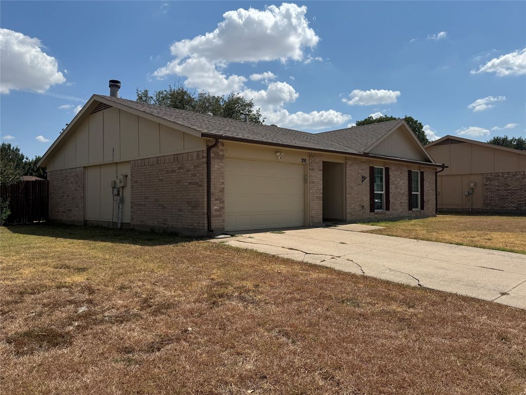 355 Ridgecrest Drive, Saginaw, TX 76179 — photo 2