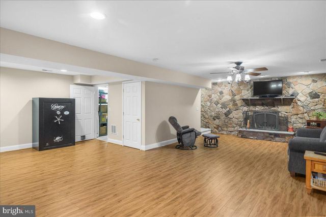 2981 OLD WINCHESTER RD, Boyce, VA 22620