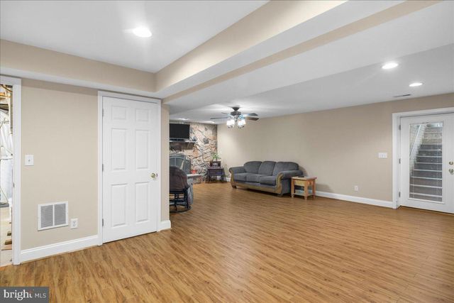 2981 OLD WINCHESTER RD, Boyce, VA 22620