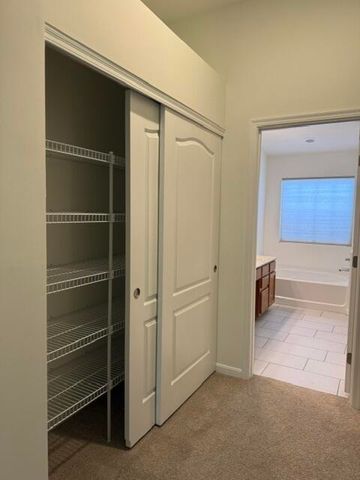 866 Flint Ridge, 301, Cold Spring, KY 41076